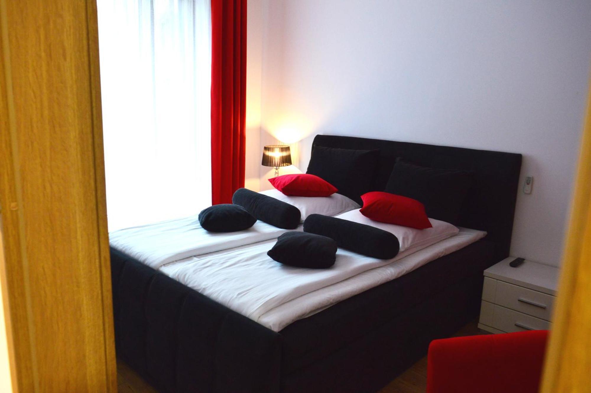 شقة Katania Moxy Te&Am Cracow كراكوفيا المظهر الخارجي الصورة